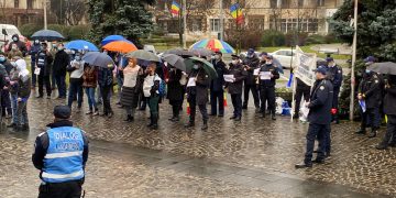 Poliţiştii maramureşeni au ieşit în stradă în ultima zi a anului – foto, video