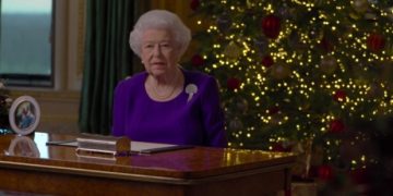 Regina Elisabeta a II-a şi-a încurajat compatrioţii în mesajul tradiţional de Crăciun: ”Nu sunteţi singuri”