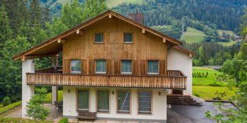 Aproape 100 de persoane și-au rezervat pentru Revelion o cabană în Cluj și au fost păcălite să dea avans