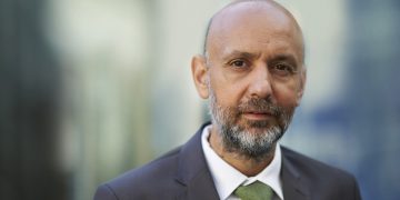 Valeriu Nicolae are dreptate: Barna nu și-a declarat niciodată veniturile din perioada în care a fost secretar de stat în guvernul Cioloș