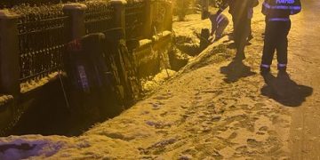 Cum s-a produs accidentul rutier de pe strada Victoriei, soldat cu avarierea unei ţevi de gaz