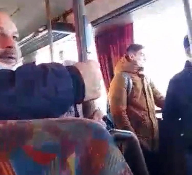 EXCLUSIV : Doar ne lăudăm ca verificăm respectarea legii. În realitate: LA GRĂMADĂ – fără măști, fără distanțare, pe ruta Jibou – Ulmeni – Baia Mare