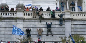 Bilanţul provizoriu al violenţelor de la Capitoliu: patru morți, 14 poliţişti răniţi, doi dintre ei grav, peste 50 de arestări