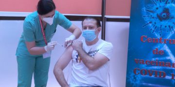 Premierul Florin Cîțu s-a vaccinat anti-Covid