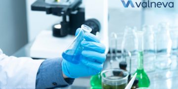 Un nou vaccin-candidat anti-Covid intră în producție. Serul este dezvoltat pe baza unui principiu diferit de cel al vaccinului Pfizer