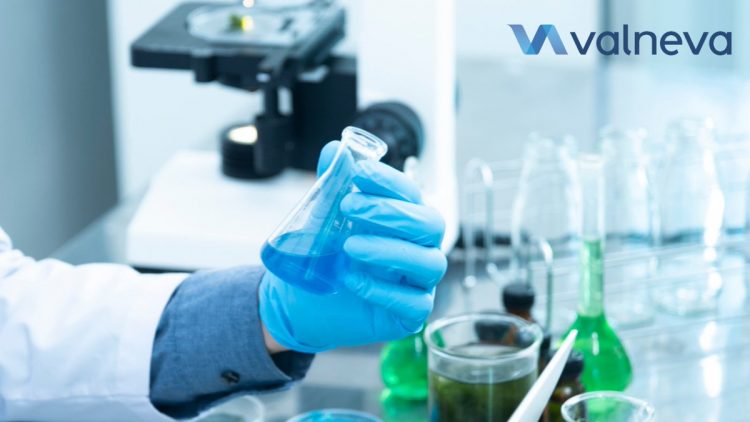 Un nou vaccin-candidat anti-Covid intră în producție. Serul este dezvoltat pe baza unui principiu diferit de cel al vaccinului Pfizer