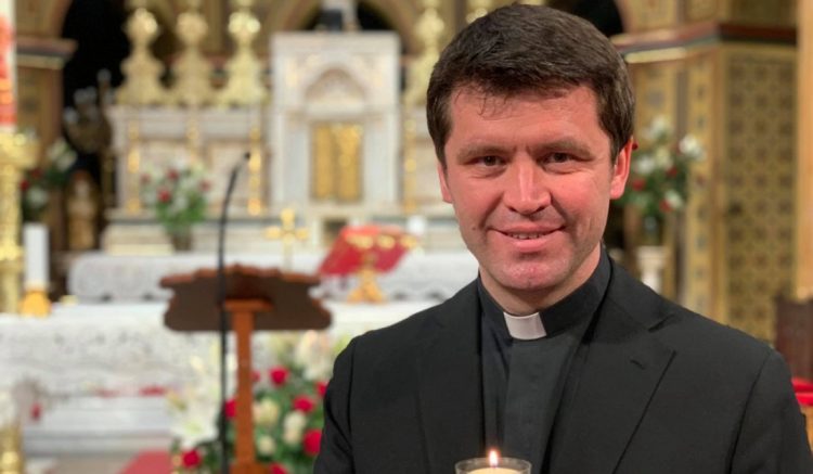 Părintele Francisc Doboş: „Dacă ar fi existat acest vaccin acum trei luni, poate tatăl meu ar fi trăit încă”