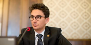 Deputatul Iulian Bulai, amendat cu 5.000 de lei pentru postarea în care a făcut-o „mamă surogat” pe Fecioara Maria