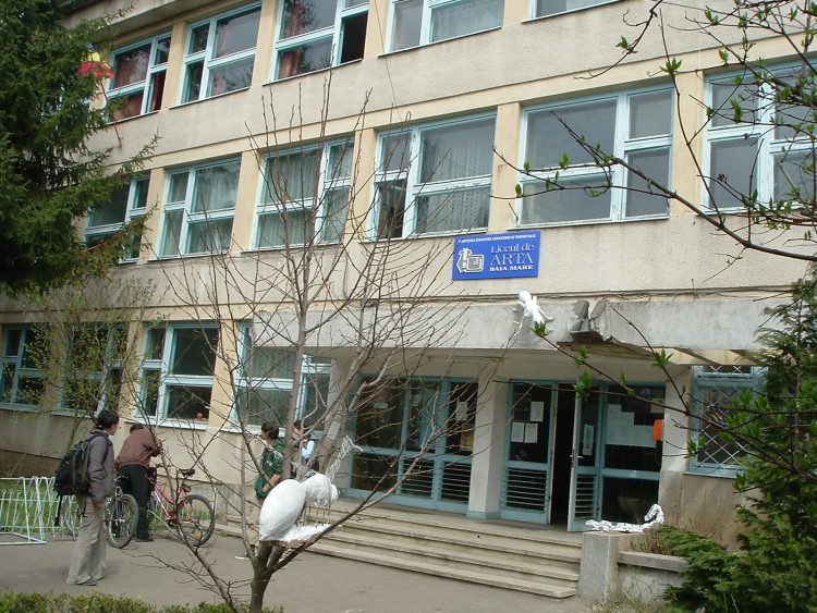 Se desființează clase în Maramureș. Se revoltă profesorii din Vișeu de Sus și Baia Mare