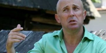 Mugur Mihăescu, către Cioloș și Barna: Îi rog oficial să îl demită pe acest individ