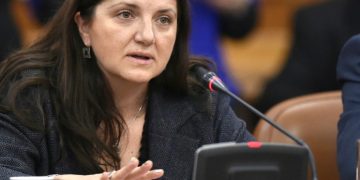 Raluca Prună, fost ministru al justiției: Autoritățile stau și tolerează rețele de vaccinări paralele. Scapa cine poate, succes