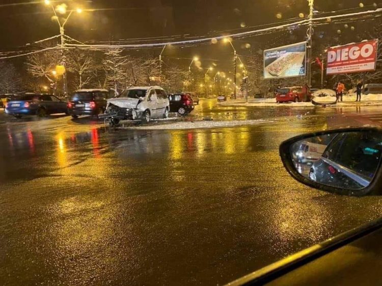 BREAKING NEWS | Accident rutier în intersecția de la Vivo Mall