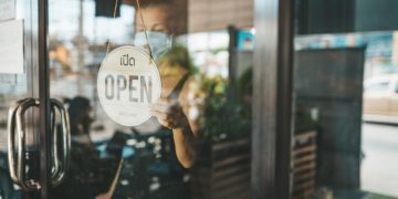 ITALIA: Proprietarii restaurantelor vor să redeschidă, cu sau fără aprobarea guvernului