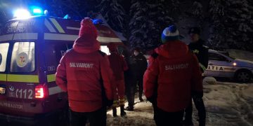 Două snowmobile implicate într-un accident la Cavnic, în pădurea din spatele pârtiei Icoana. Un bărbat a ajuns la spital