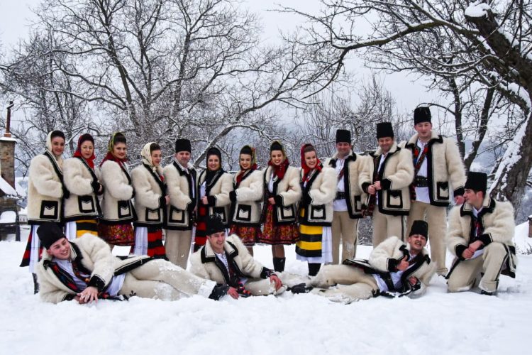 „Hai la joc de dragobete” – Spectacol ONLINE organizat de Ansamblul Folcloric Național Transilvania