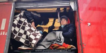 40 cetăţeni din Turcia,Afganistan,Siria și Pakistan ascunşi în trei automarfare, depistați de poliţiştii de frontieră bihoreni și arădeni