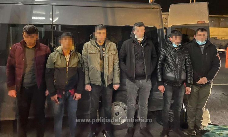 43 de cetăţeni din Afganistan, Eritreea, Turcia, Irak şi Pakistan depistați de poliţiştii de frontieră arădeni și bihoreni