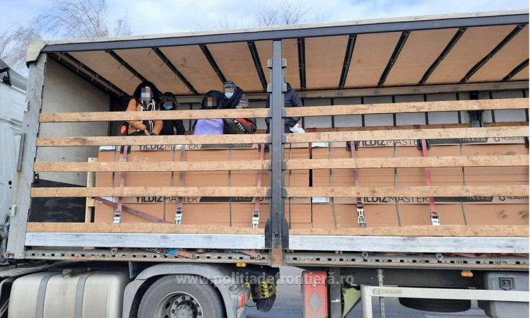 28 cetăţeni din Afganistan, Turcia şi Siria depistați de poliţiştii de frontieră din vestul ţării