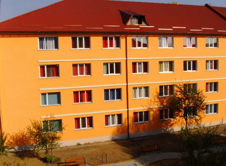 Studenții băimăreni își pot depune dosarele pentru bursele sociale