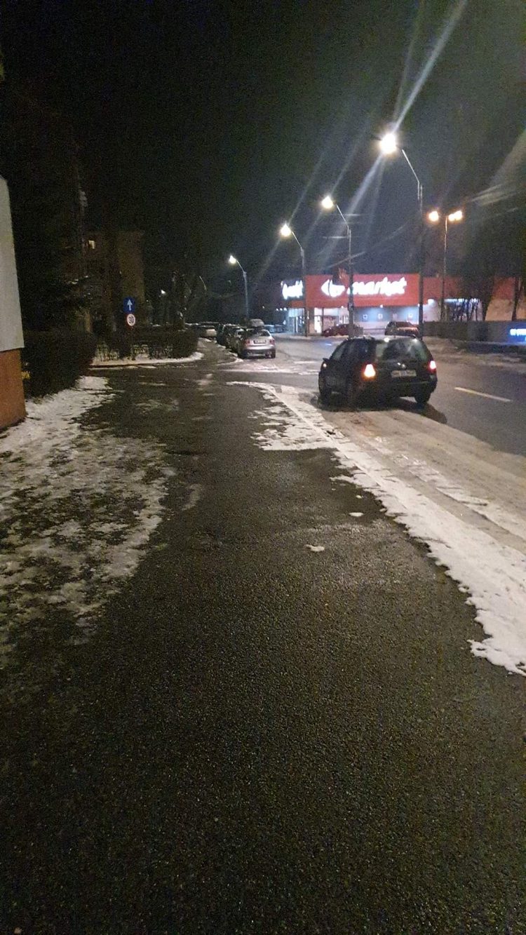 PRĂPĂD ÎN BAIA MARE: Un șofer beat a distrus şapte autoturisme parcate