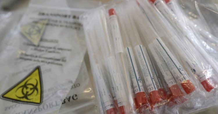 Cu cât se vinde un certificat fals de test Covid negativ la Baia Mare