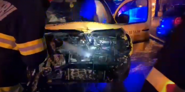 Accident rutier în Baia Mare. Un autoturism a luat foc