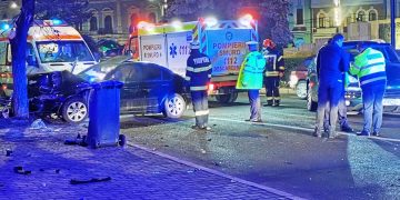 Un băimărean a făcut accident la Cluj. A derapat și a intrat într-un copac