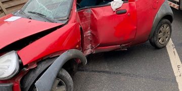 Un maramureşean rănit, după ce a derapat cu maşina și a intrat în gard, la Cluj-Napoca