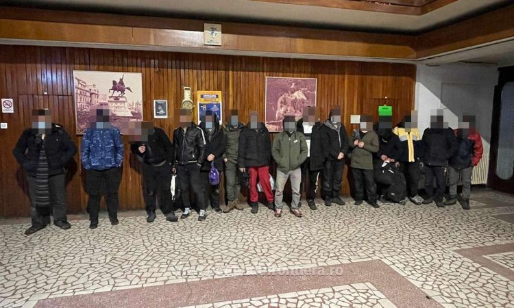 38 de cetăţeni din Afganistan şi Pakistan depistați de polițiștii de frontieră, la graniţa cu Ungaria