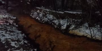 Ape de mină neepurate au ajuns în râul Băița