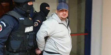 Cum îl amenința liderul interlopilor pe un comisar: „I-a pus cuțitul la gât și i-a spus că daca mai comentează îl va înjunghia”