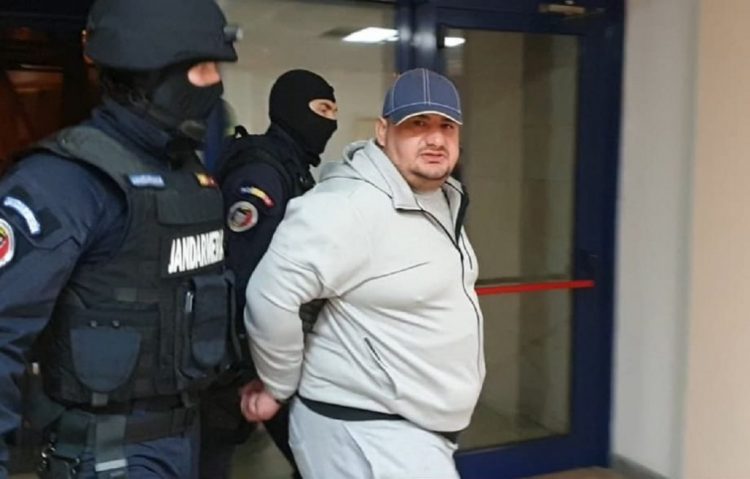 Cum îl amenința liderul interlopilor pe un comisar: „I-a pus cuțitul la gât și i-a spus că daca mai comentează îl va înjunghia”