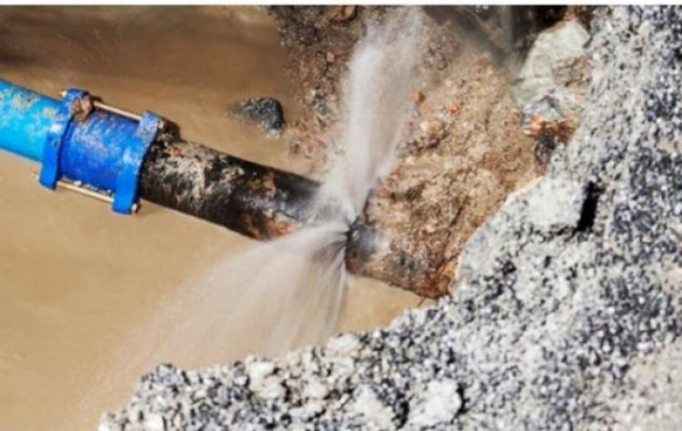 Bătaie de joc la adresa băimărenilor! Jumătate din locuitori au rămas fără apă potabilă