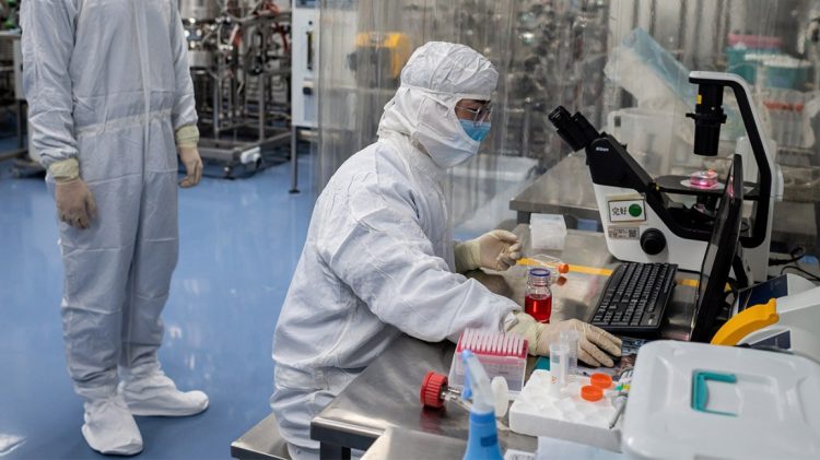 Fost oficial SUA: OMS minte. China a experimentat coronavirusul în 2017