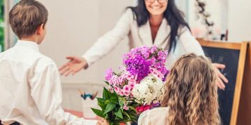 Fără mărțișoare și flori pentru profesori de 1 și 8 Martie