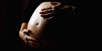 Tragedie în Maramureş. O gravidă operată de urgență a fost depistată pozitiv Covid-19. Fătul de 32 săptămâni era decedat