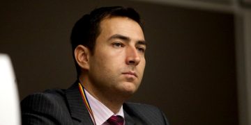 DOCUMENT: Horațiu Radu, cinic până în măduva oaselor. Vrea să cumpere familia Vlase, pentru a nu mai căuta criminalii care le-au ucis copilul la Revoluție