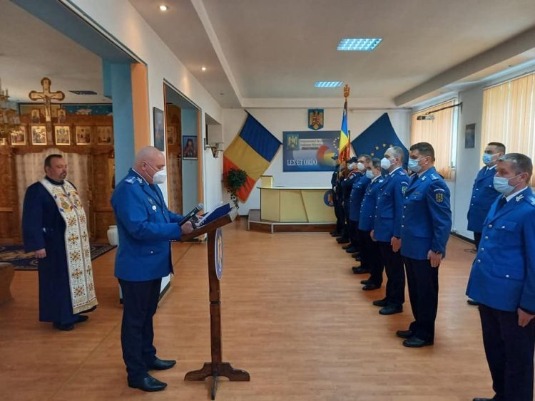 Trei subofițeri trecuți în corpul ofițerilor la Inspectoratul de Jandarmi Judeţean Maramureş