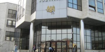 Un judecător din Baia Mare a obligat procurorul să soluționeze dosarul scandalului de la Castel Transilvania