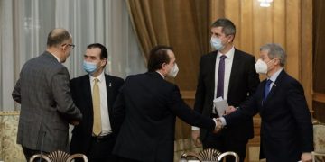 Cum și-au negociat partidele din coaliție prefecturile: USR PLUS obține Capitala, UDMR a primit Clujul, PNL Sibiul și Bihorul