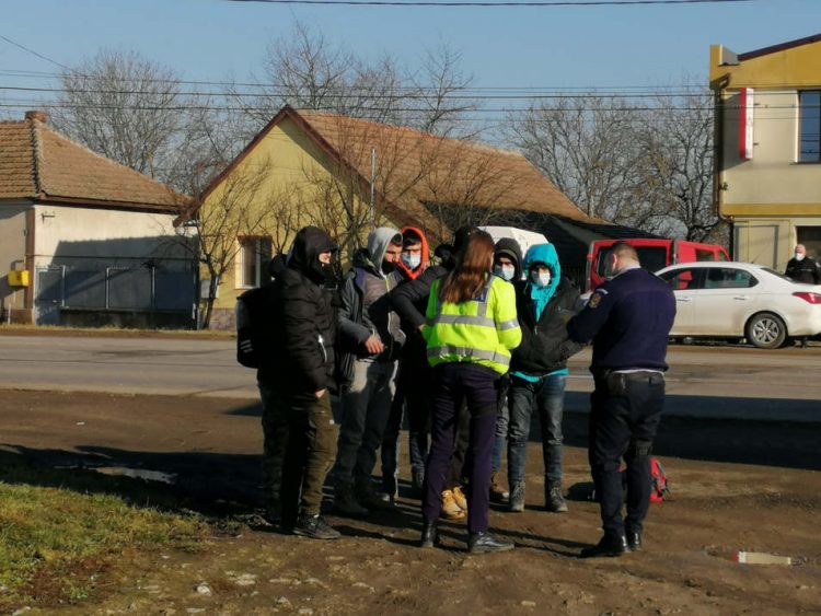Şapte migranți plecaţi de la centrul din Şomcuta Mare, găsiți ascunși într-un TIR, la Timișoara. Cum au fost descoperiţi