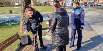 Poliţiştii desfăşoară acțiuni preventive în Baia Mare pe tema prevenirii furturilor din buzunare și poșete