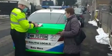 Spirit civic dovedit de un băimărean care a găsit un portmoneu pe stradă. Poliția Locală Baia Mare a înapoiat banii femeii de 73 ani