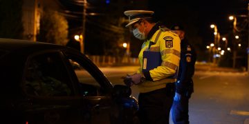 La plimbare în miez de noapte prin Baia Mare, fără permis şi cu maşini neînmatriculate