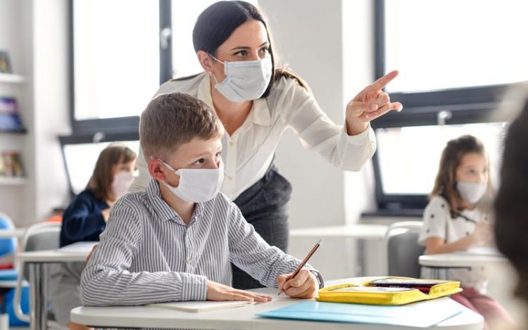 Vaccinarea profesorilor ar putea începe săptămâna viitoare