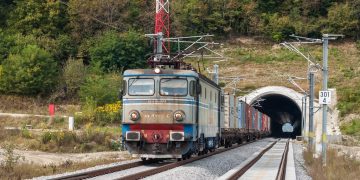 Sindicaliștii trag un semnal de alarmă: „Trenurile marfare au ajuns să circule cu 17 kilometri pe oră, din lipsa infrastructurilor și a investițiilor”