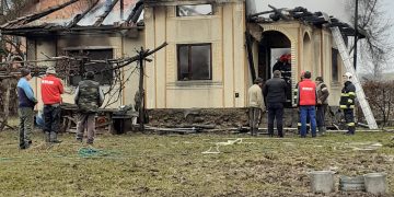 Mobilizare generală pentru un domn din Berința, căruia i-a ars casa