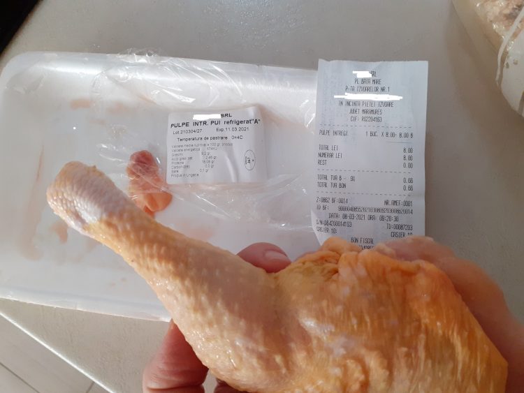 Carne de pui vopsită, reclamată de un băimărean: Ar trebui sa sesizez OPC?