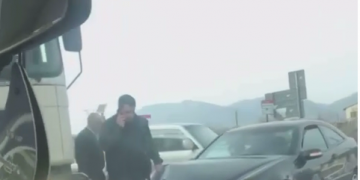 Coliziune între un autoturism şi un camion betonieră, în zona Castel Transilvania – video  