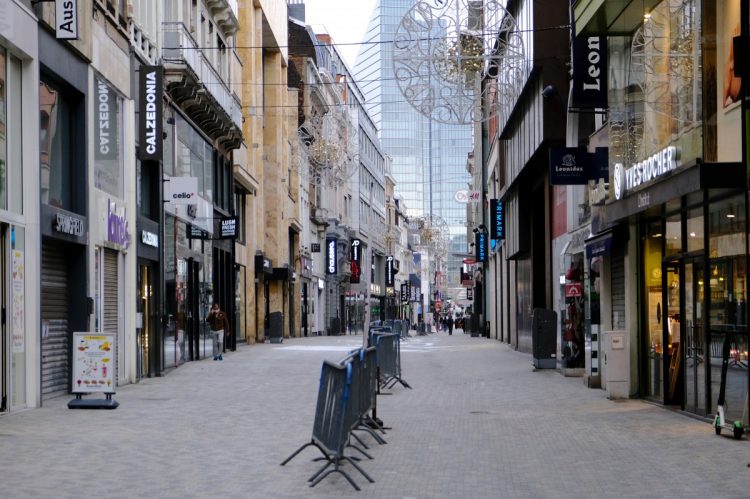 Guvernul belgian, obligat de Tribunalul din Bruxelles să ridice toate restricţiile impuse de pandemie în 30 de zile